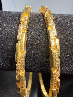 Crown Trifari Bracelets Pair Gold Tone Bangles Size 7 3/4 Signed.